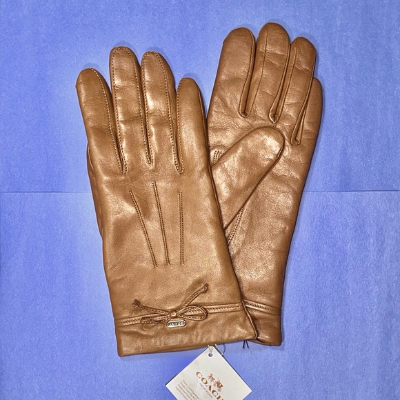 *NWT* COACH Bow Leather Gloves - Picture 1 of 6